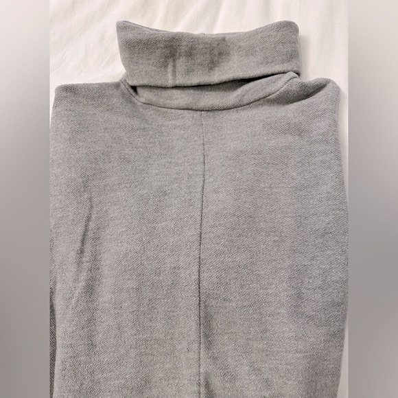 Sam & Lavi turtleneck with fringe hem - Picture 7 of 8